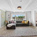 4 Bedroom Stunning In Hemme *