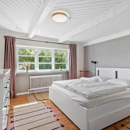 4 Bedroom Stunning In Hemme *
