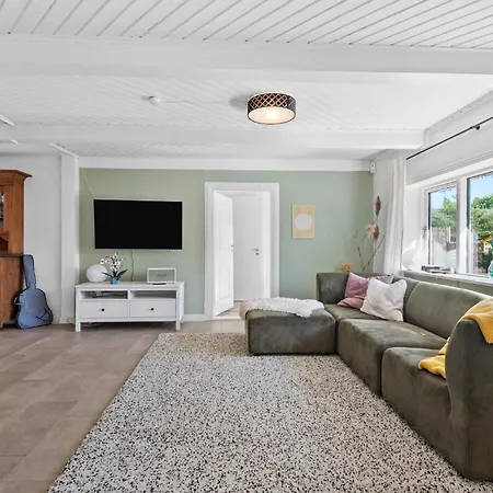 4 Bedroom Stunning In Hemme * Hemmet