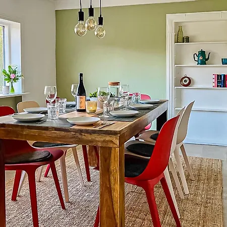4 Bedroom Stunning In Hemme