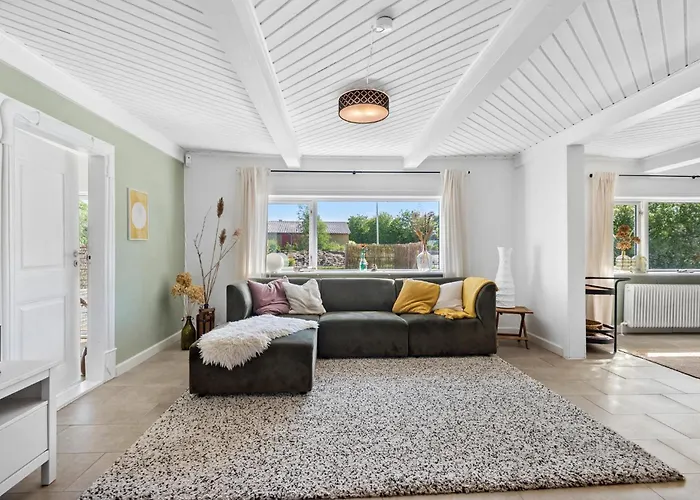 4 Bedroom Stunning In Hemme *